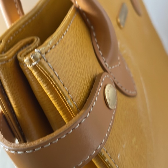 AUTHENTIC/VINTAGE BURBERRY HANDBAG #0824C. - Picture 16 of 17